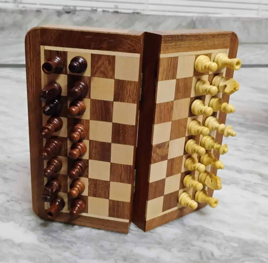 10 " Wooden Magnetic Foldable Chess set
