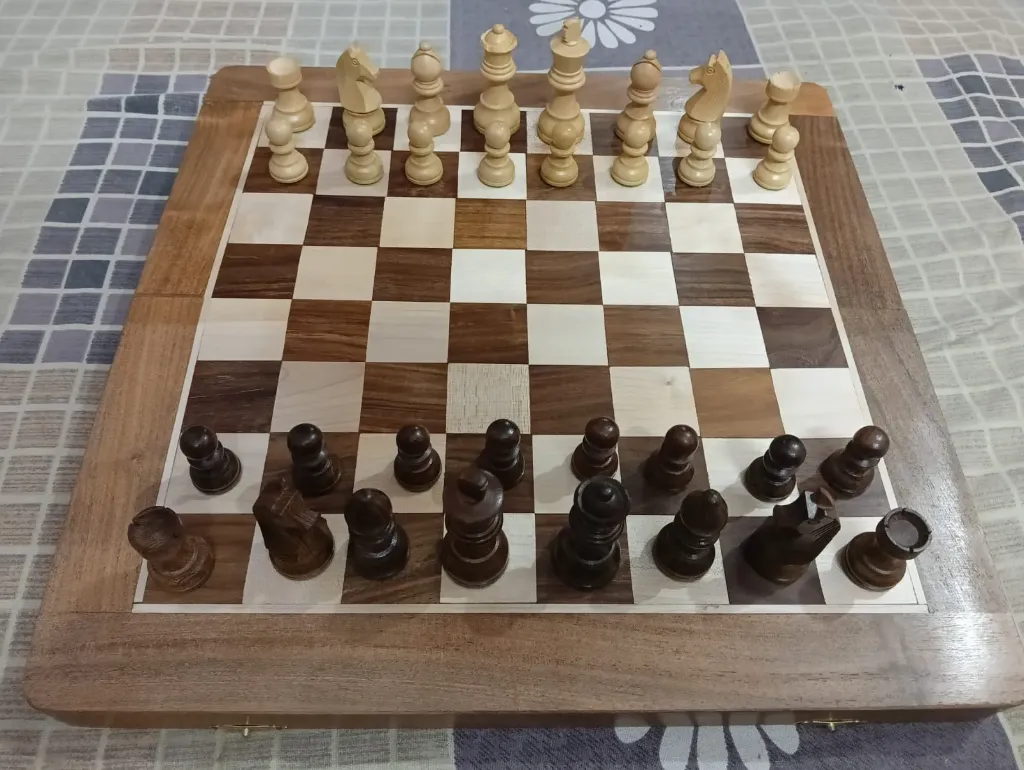 16" Wooden Non Magnetic Foldable Chess set