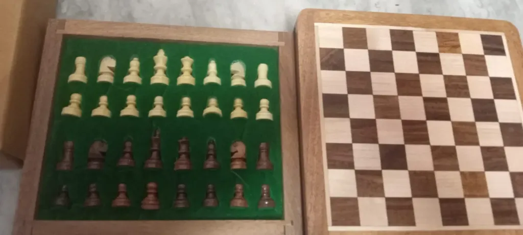 7" Wooden Magnetic Drawer Chess set